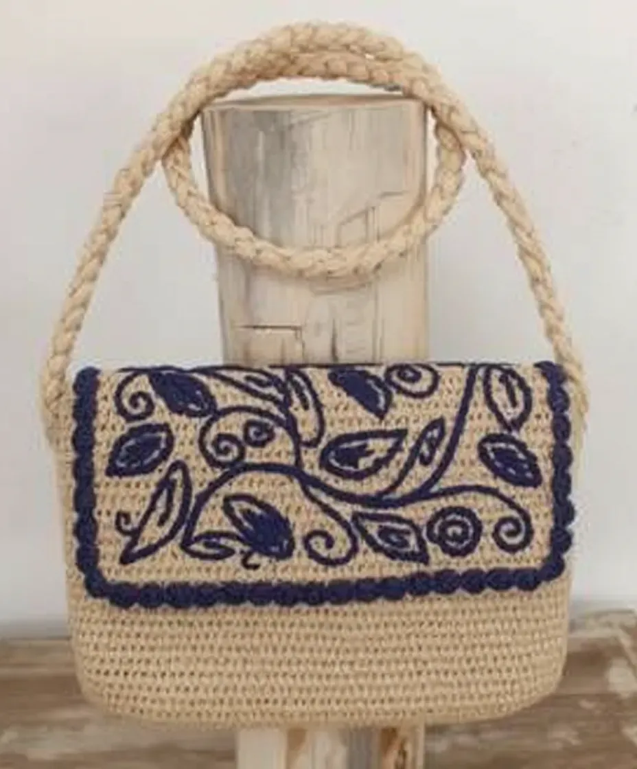 Petit sac en raphia naturel de Madagascar tressé à la main